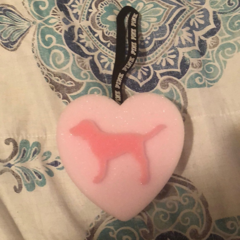 PINK Victoria secret loofa